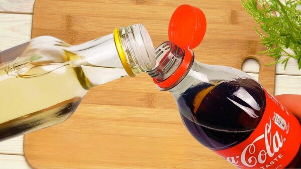 🧽 Was passiert, wenn man weißen Essig mit Cola mischt? Diese Reinigungskombination ist überraschend effektiv!