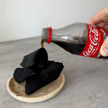 ✨ Glanz & Brillanz: Die überraschende Kraft eines DIY-Reinigungsmittels aus Holzkohle und Cola! ✨