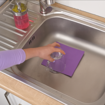 🧻 Urlaubstrick: Leg vor der Reise ein Stück Papier in dein Spülbecken – so bleibt dein Zuhause frisch! ✨